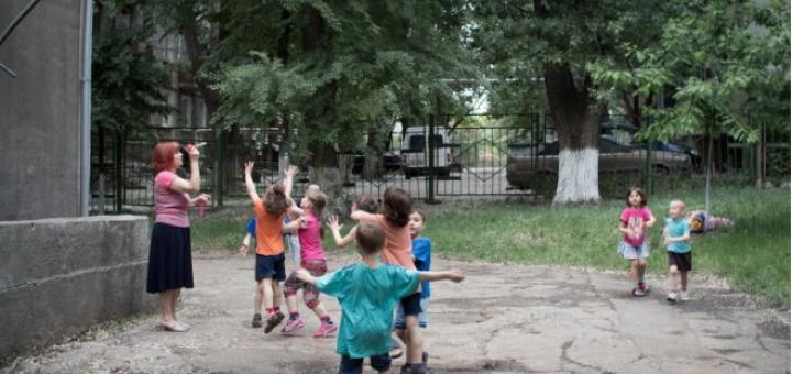 <!--:ru-->Танец глухих детей<!--:--><!--:ro-->Dansul copiilor surzi<!--:--> Image